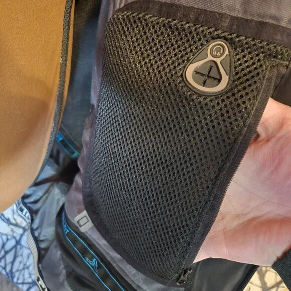 Men's Pelliot brand ski jacket / snowboarding jacket / winter coat - Picture 7 of 16